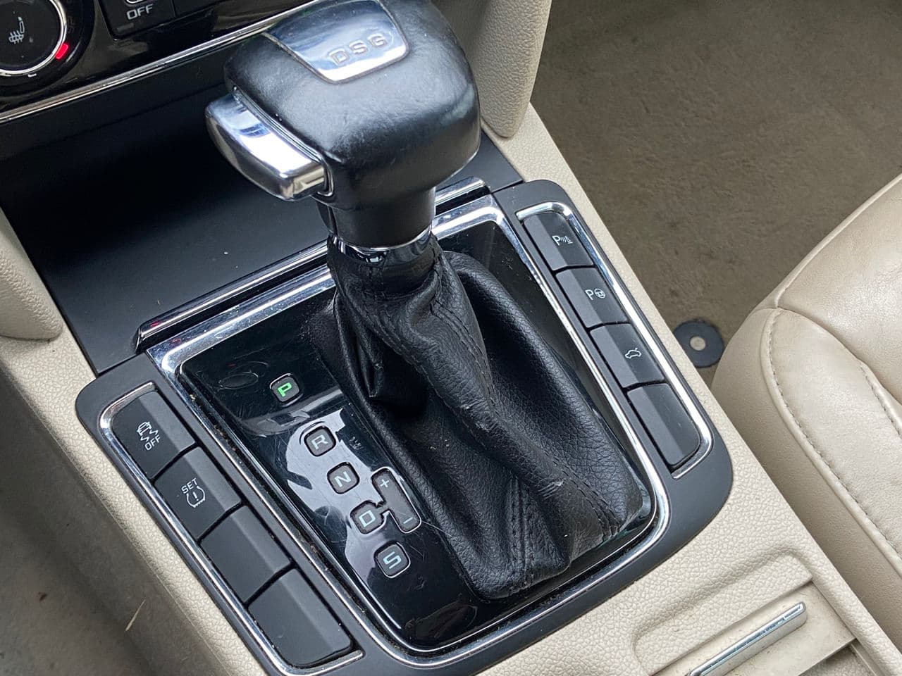 2011 Skoda Superb — Miniatură 15
