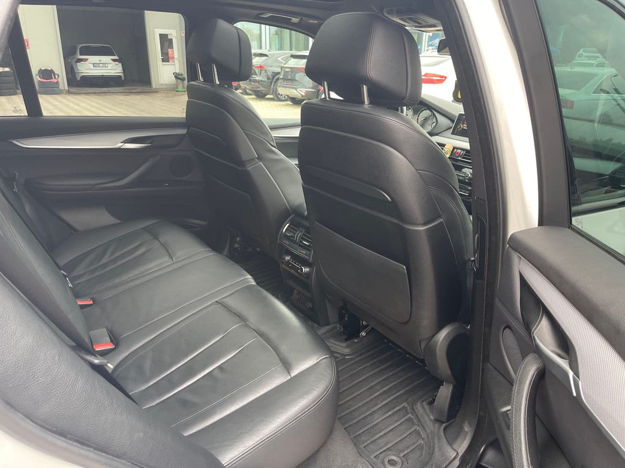 BMW X5 4.0e 2016 — Миниатюра 17