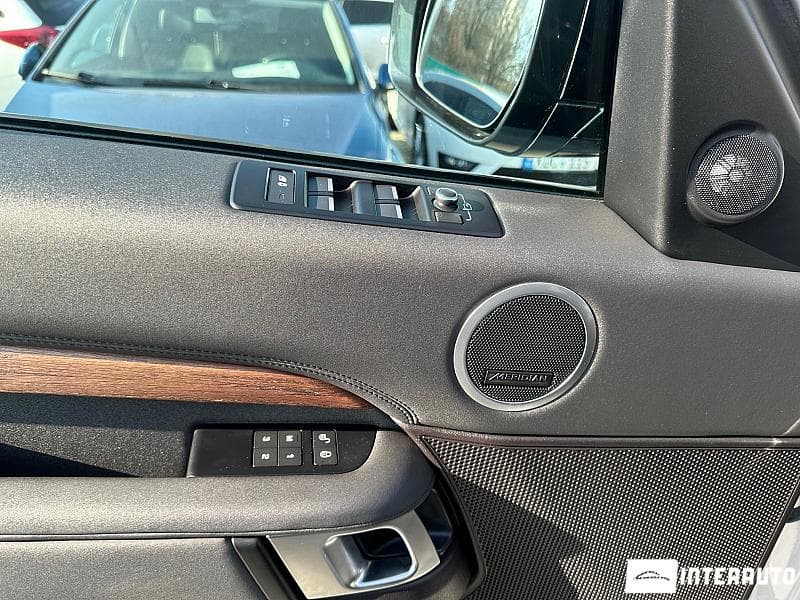 2017 Land Rover Discovery — Miniatură 16