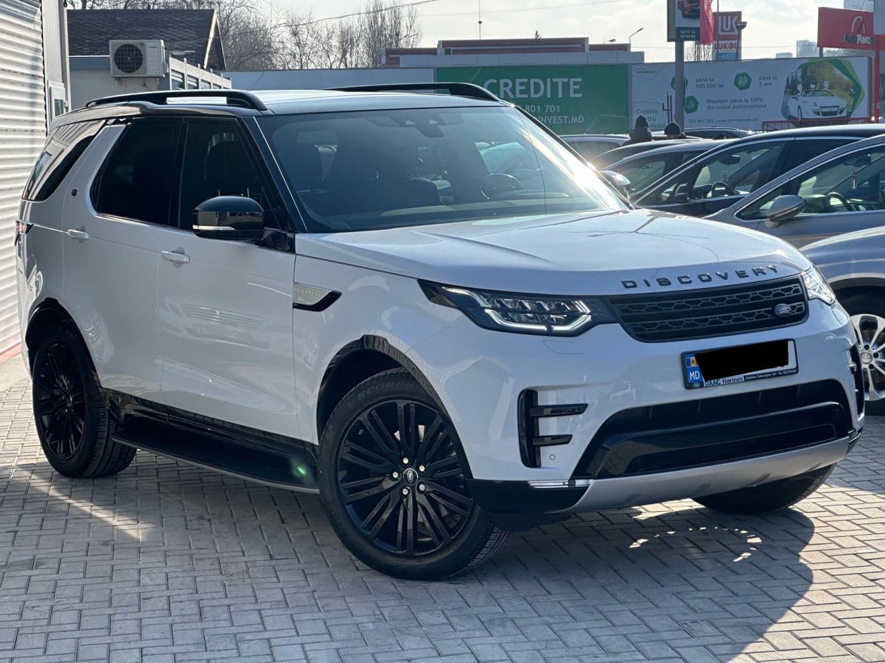 2017 Land Rover Discovery — Miniatură 3