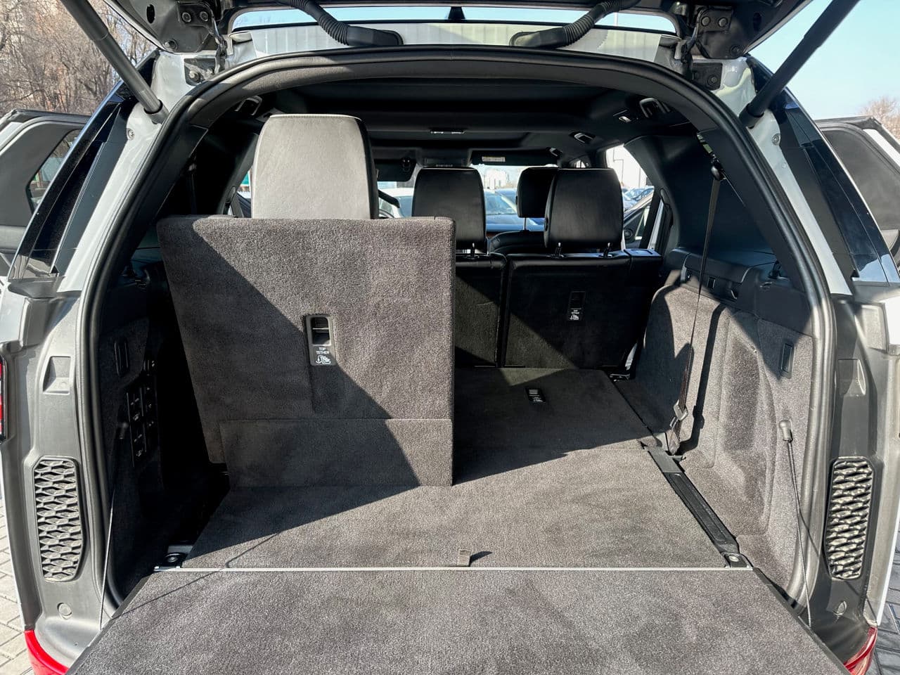 2017 Land Rover Discovery — Miniatură 21