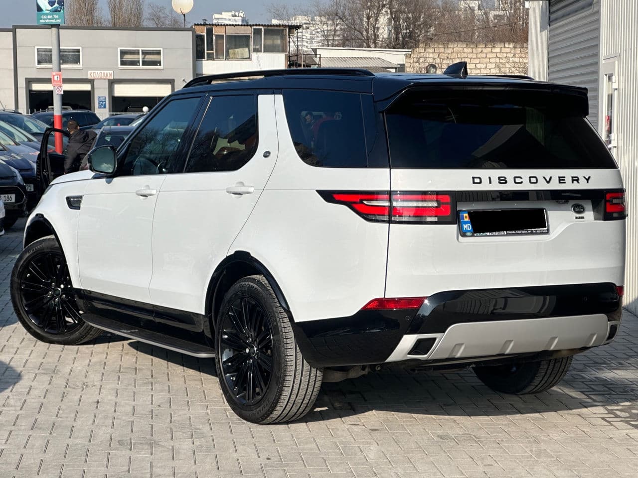 2017 Land Rover Discovery — Miniatură 2