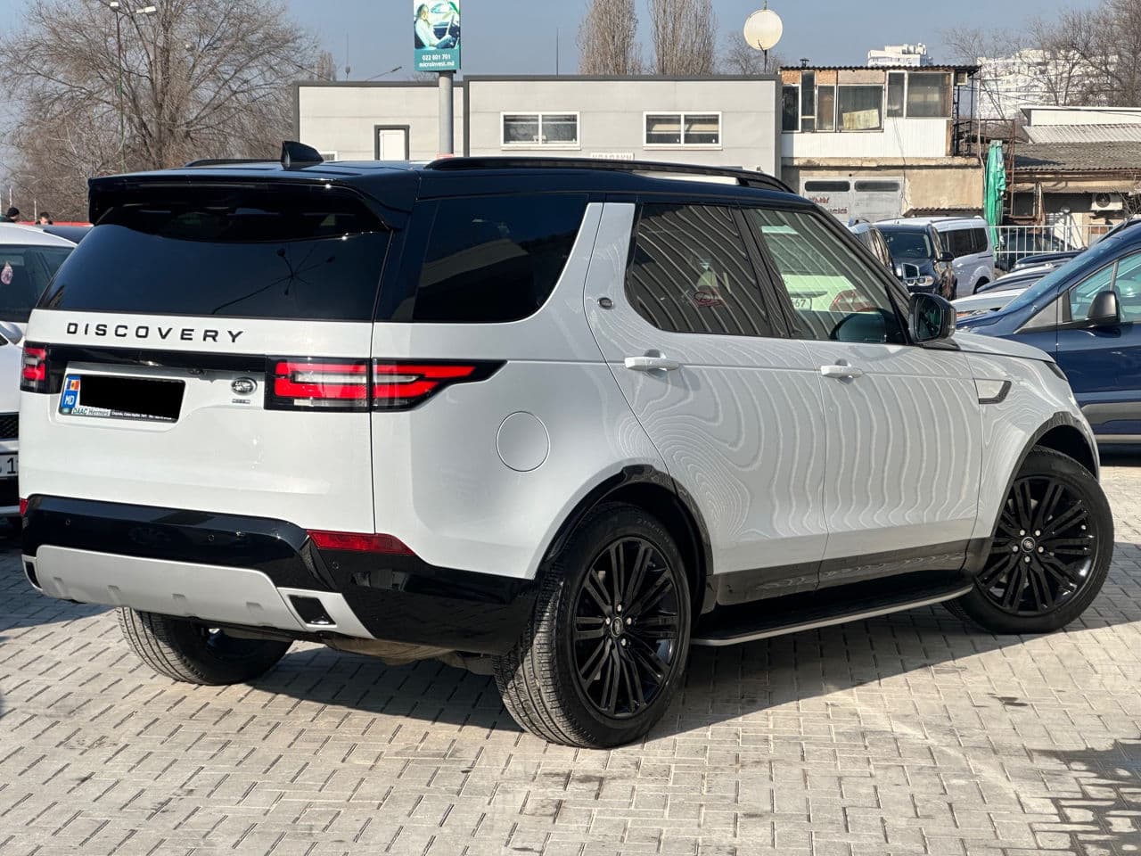 2017 Land Rover Discovery — Miniatură 4