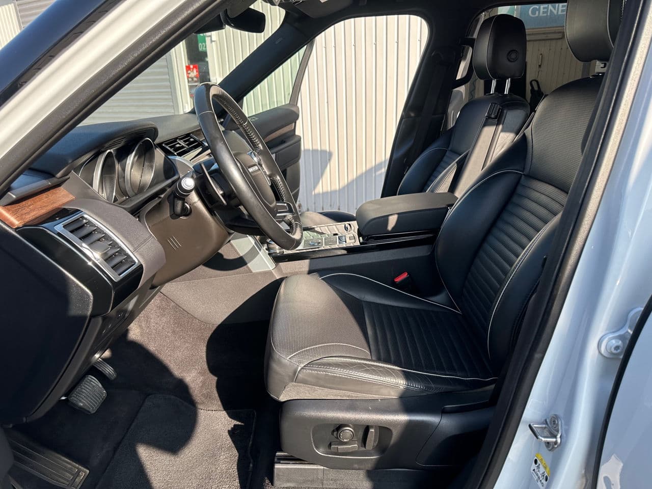 2017 Land Rover Discovery — Miniatură 5