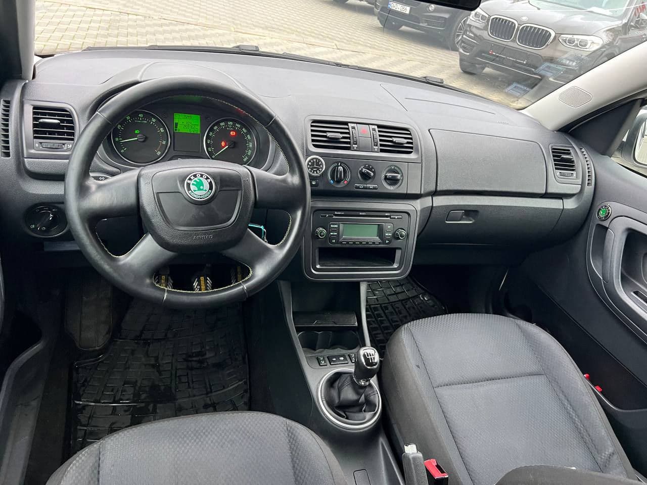 2010 Skoda Roomster — Miniatură 11