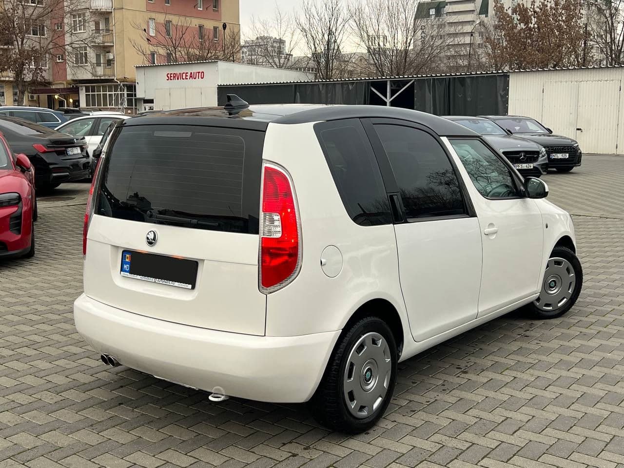 2010 Skoda Roomster — Miniatură 3
