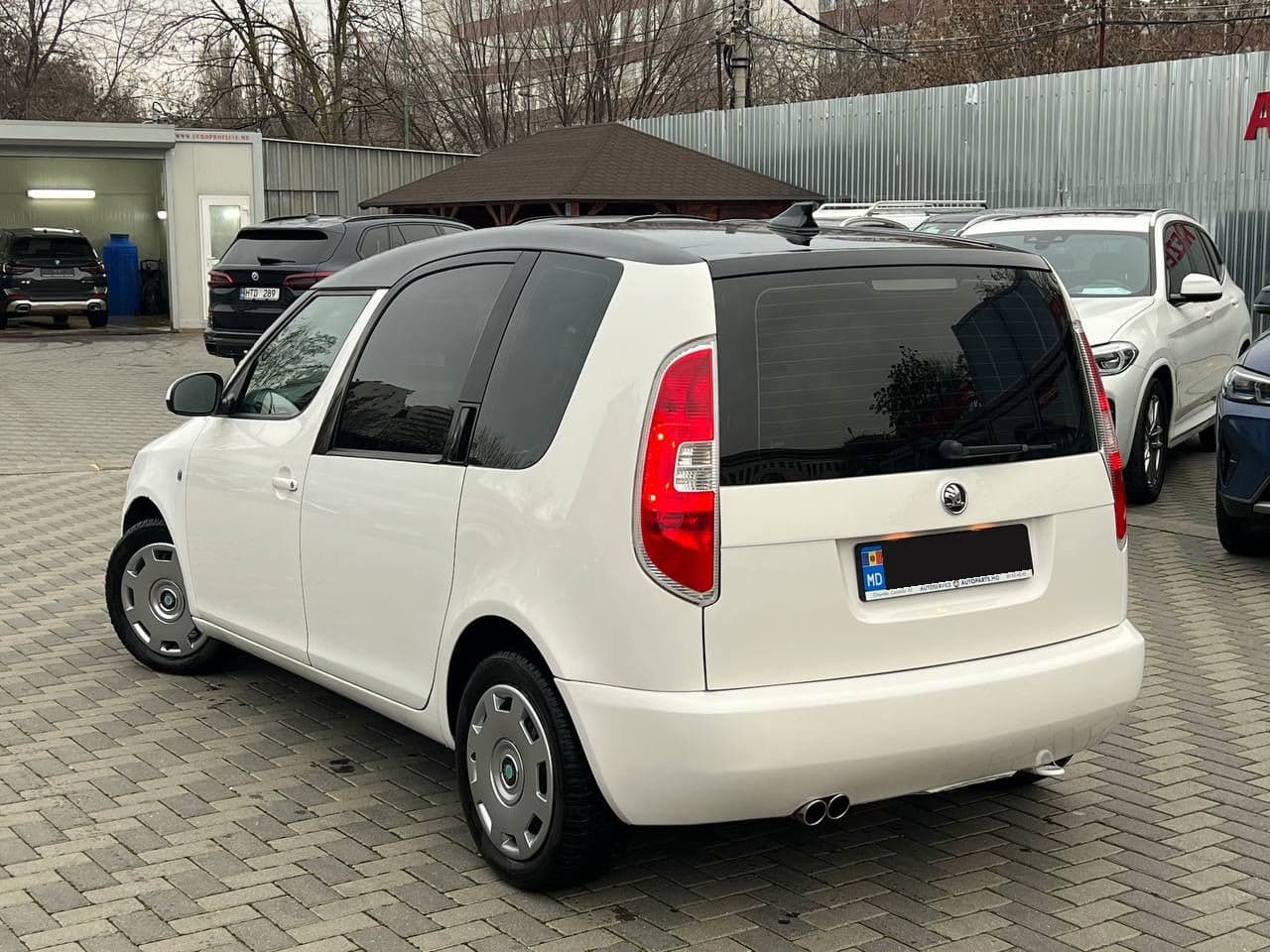 2010 Skoda Roomster — Miniatură 2