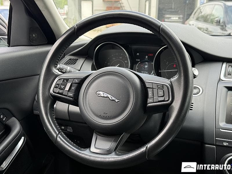 2018 Jaguar E-Pace — Miniatură 8