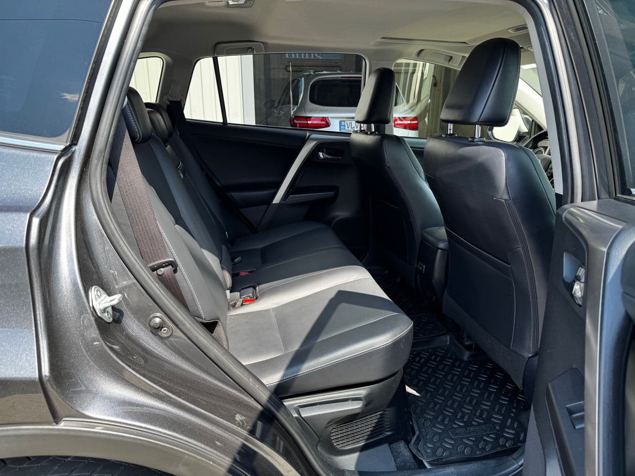 2018 Toyota Rav-4 — Miniatură 18