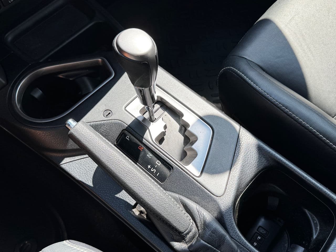 2018 Toyota Rav-4 — Miniatură 11