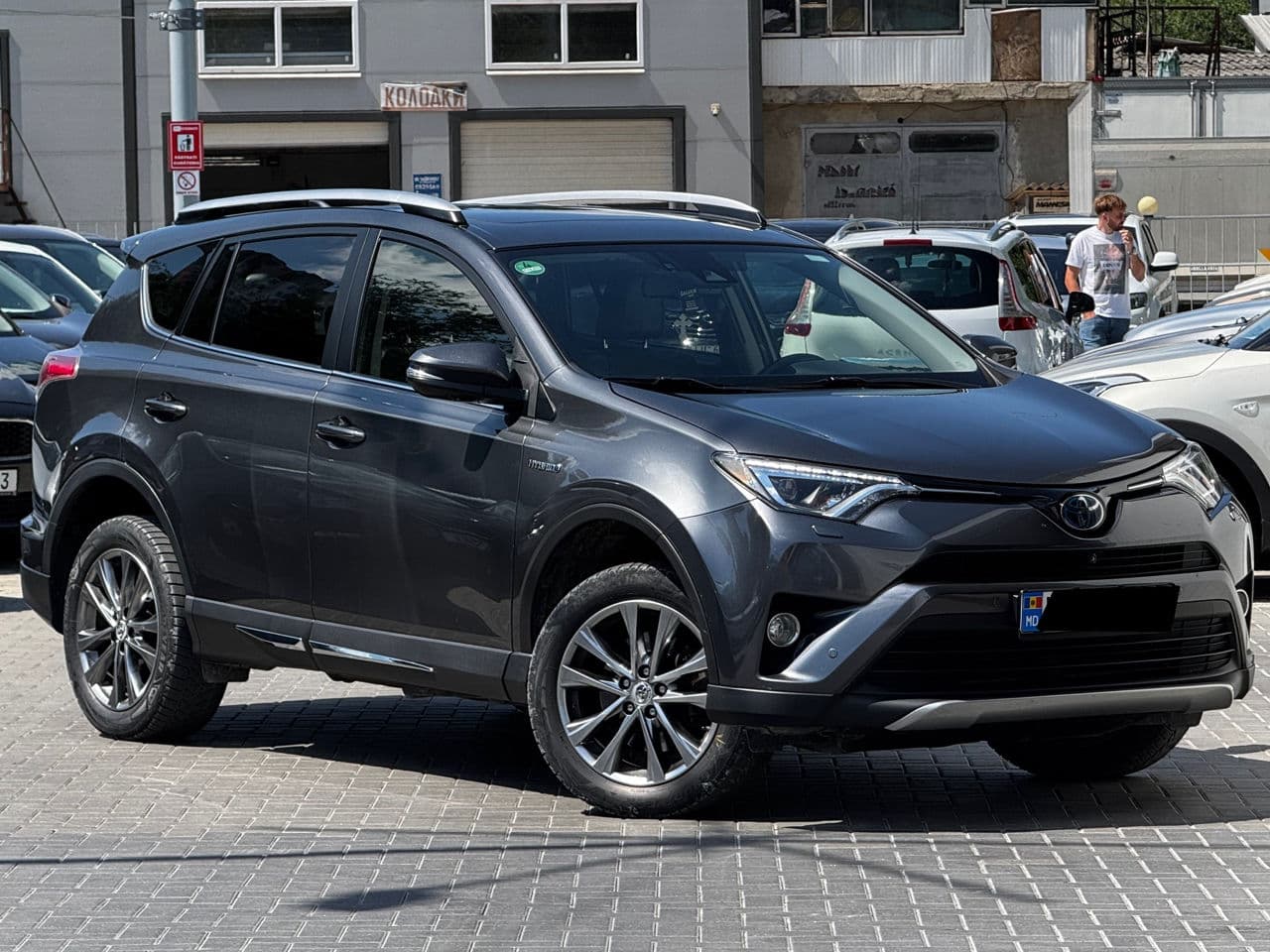 2018 Toyota Rav-4 — Miniatură 2