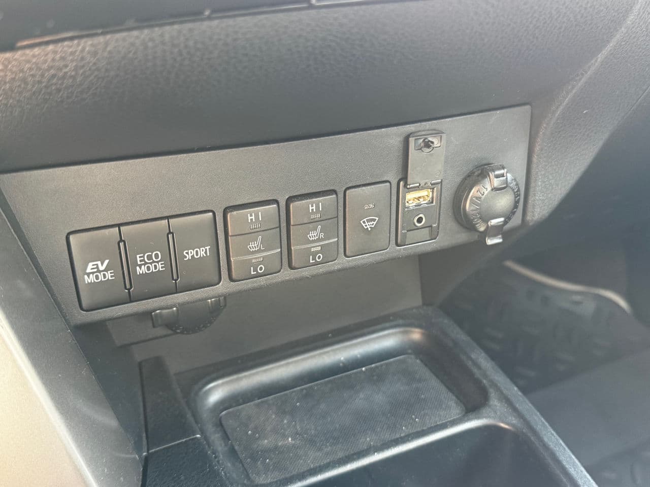 2018 Toyota Rav-4 — Miniatură 12
