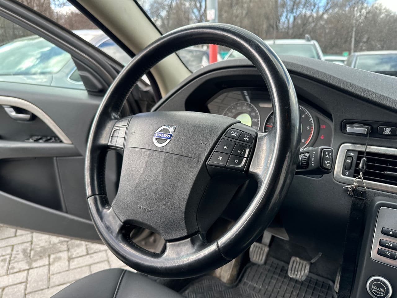 Volvo V 70 2008 — Миниатюра 8