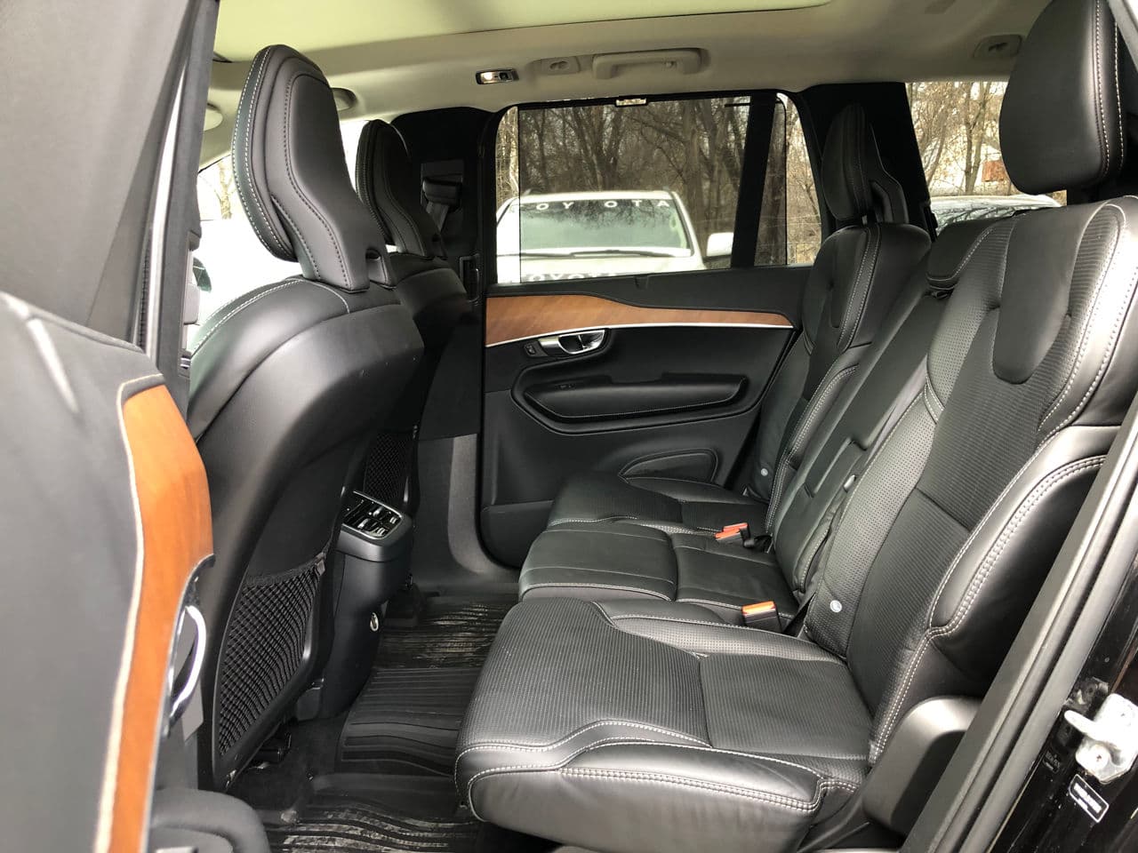 Volvo XC 90 2018 — Миниатюра 9