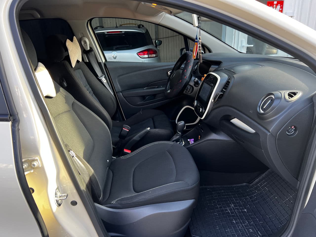 2017 Renault Captur — Miniatură 5
