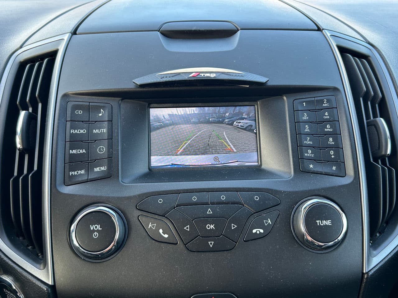 2016 Ford Edge — Miniatură 13