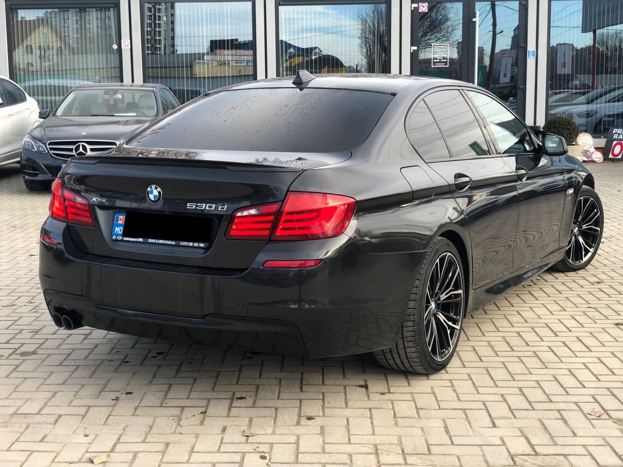 2011 BMW 530 — Miniatură 3