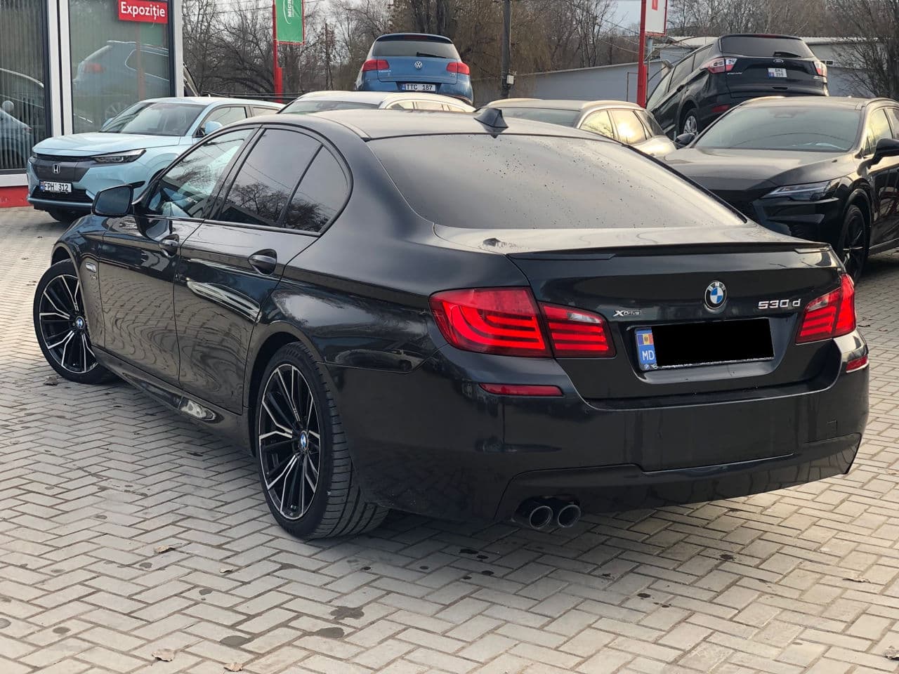 2011 BMW 530 — Miniatură 2