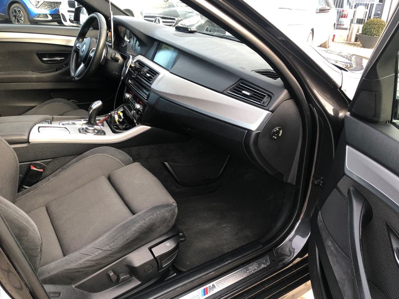 2011 BMW 530 — Miniatură 12