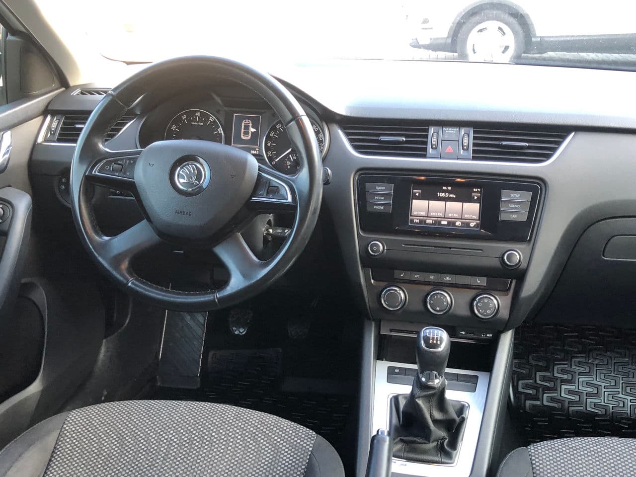 2014 Skoda Octavia — Miniatură 10