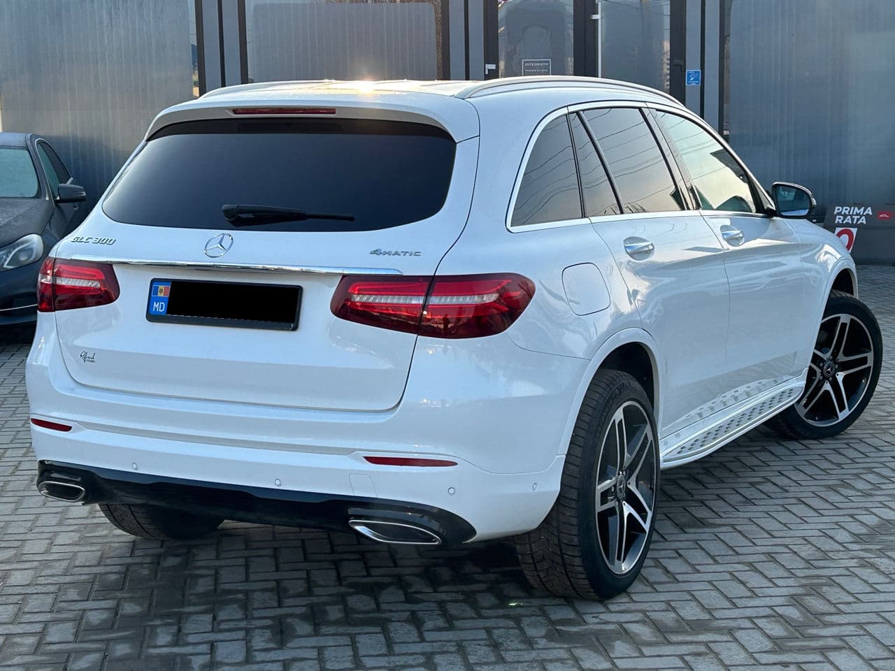 2017 Mercedes GLC 300 — Miniatură 3