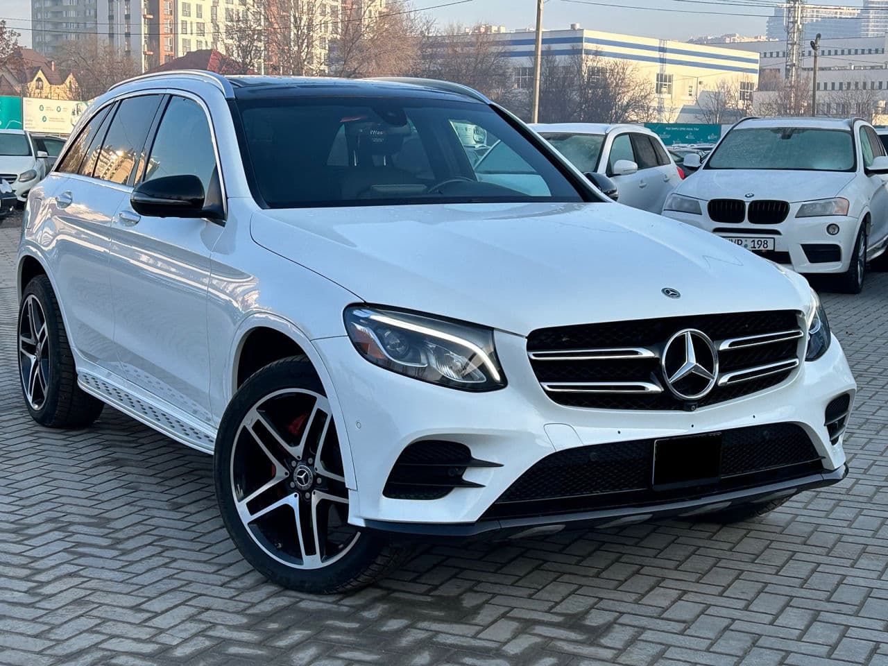 2017 Mercedes GLC 300 — Miniatură 4