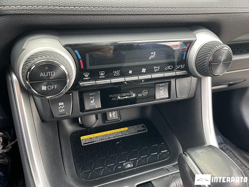Toyota Rav-4 2019 — Миниатюра 10