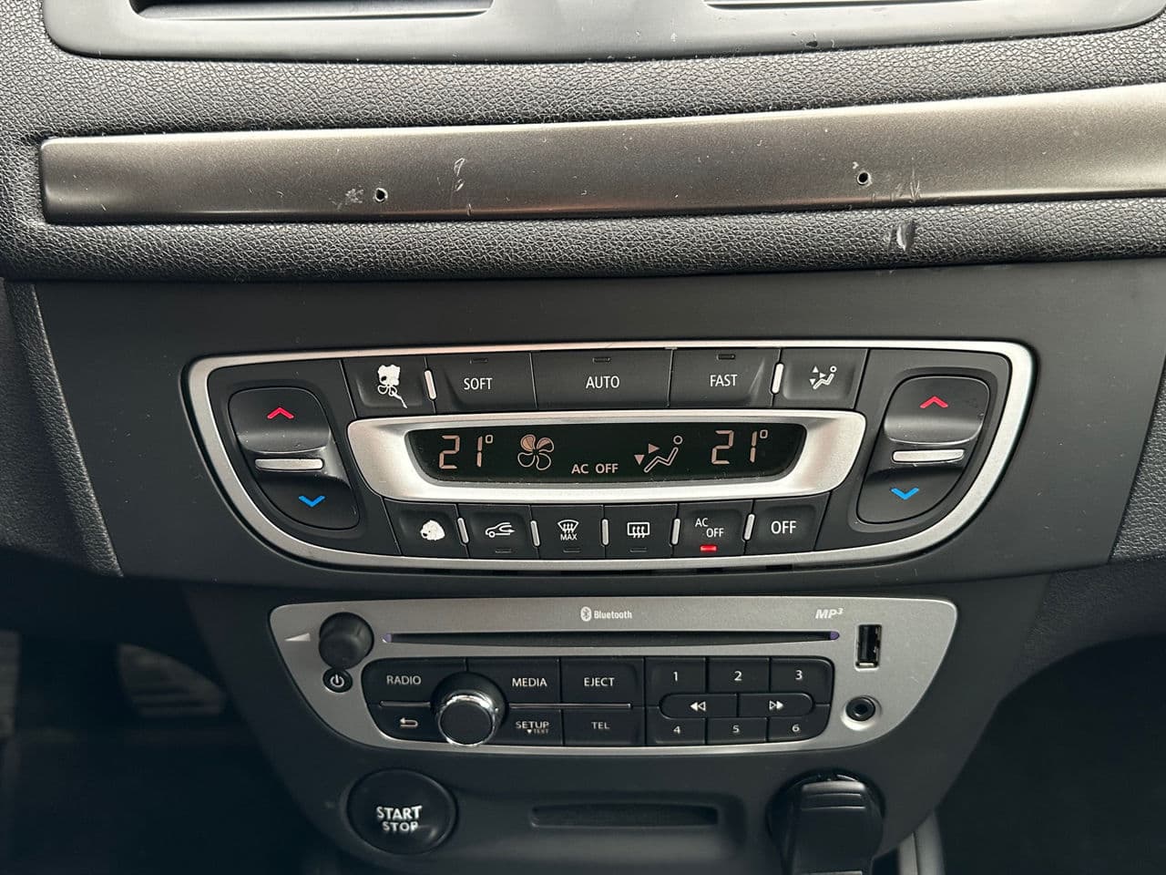 2014 Renault Megane — Miniatură 15