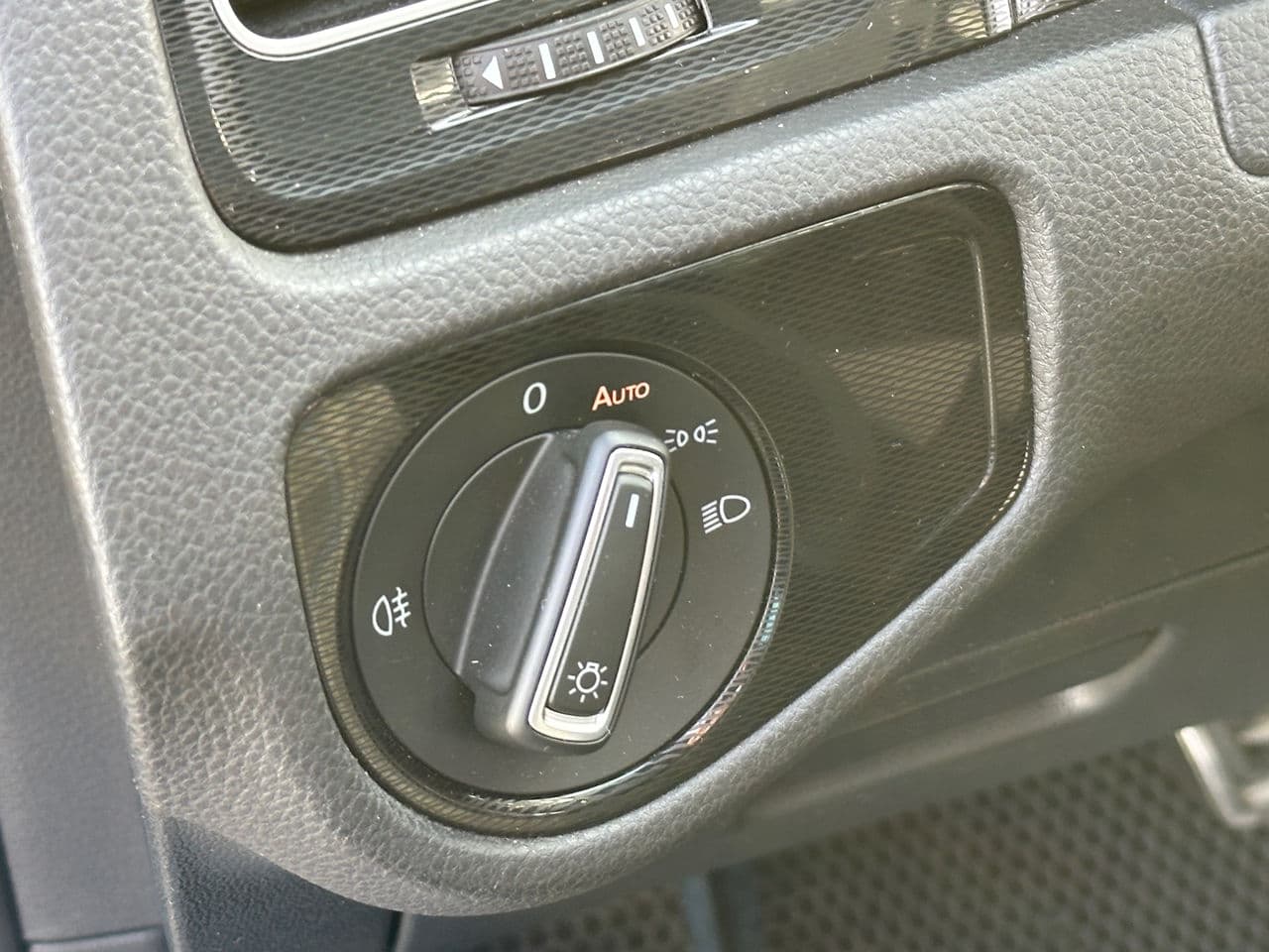 2015 Volkswagen Golf GTE — Miniatură 9