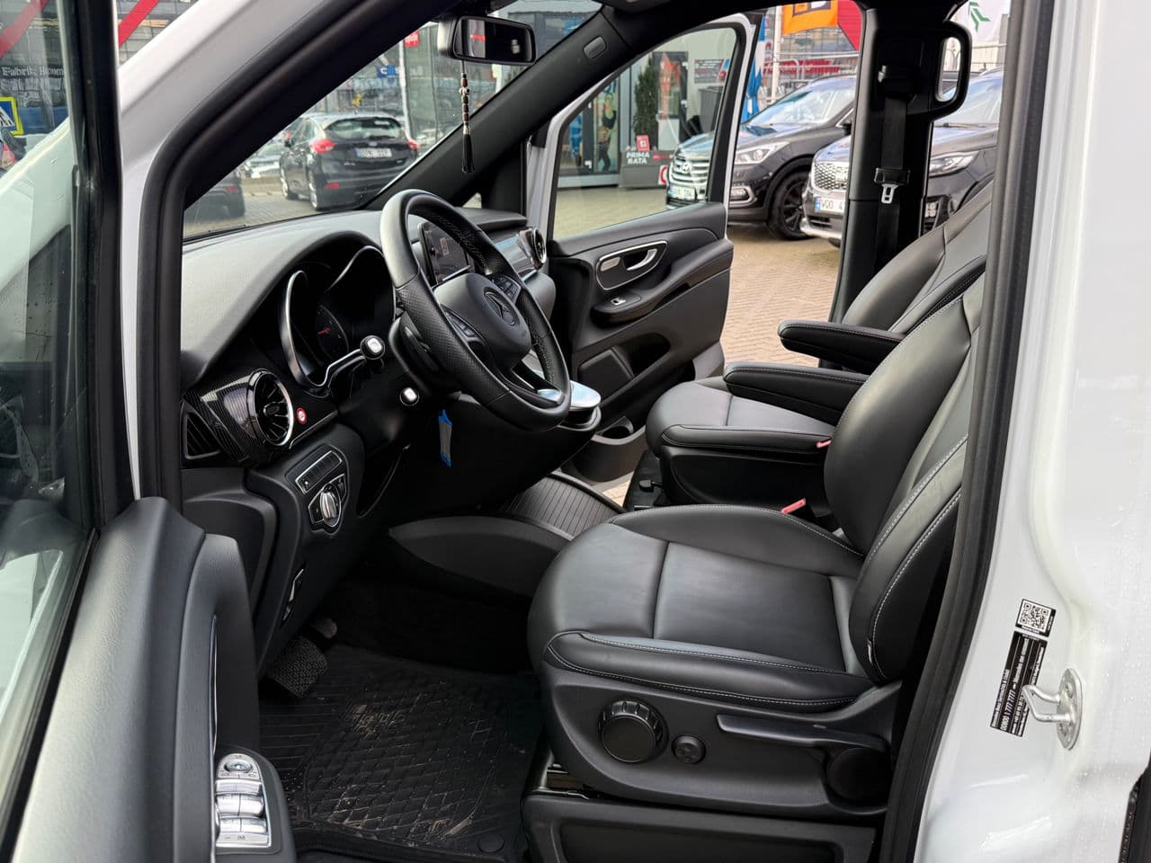 2021 Mercedes V 220 — Miniatură 5