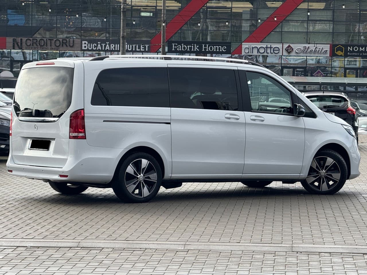 2021 Mercedes V 220 — Miniatură 3