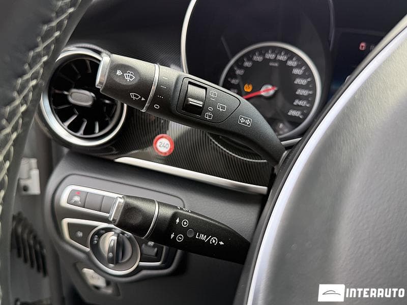 2021 Mercedes V 220 — Miniatură 9
