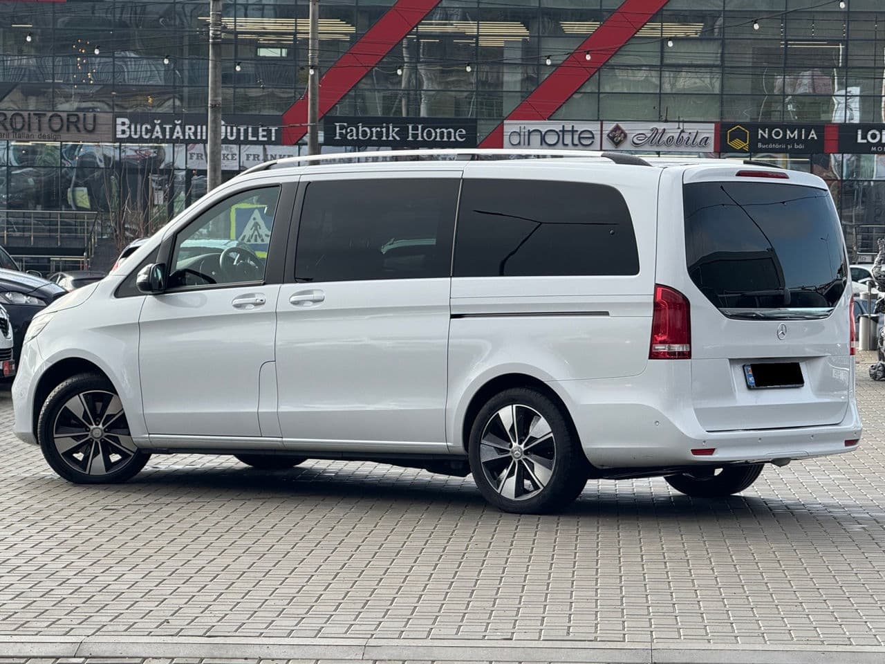 2021 Mercedes V 220 — Miniatură 4