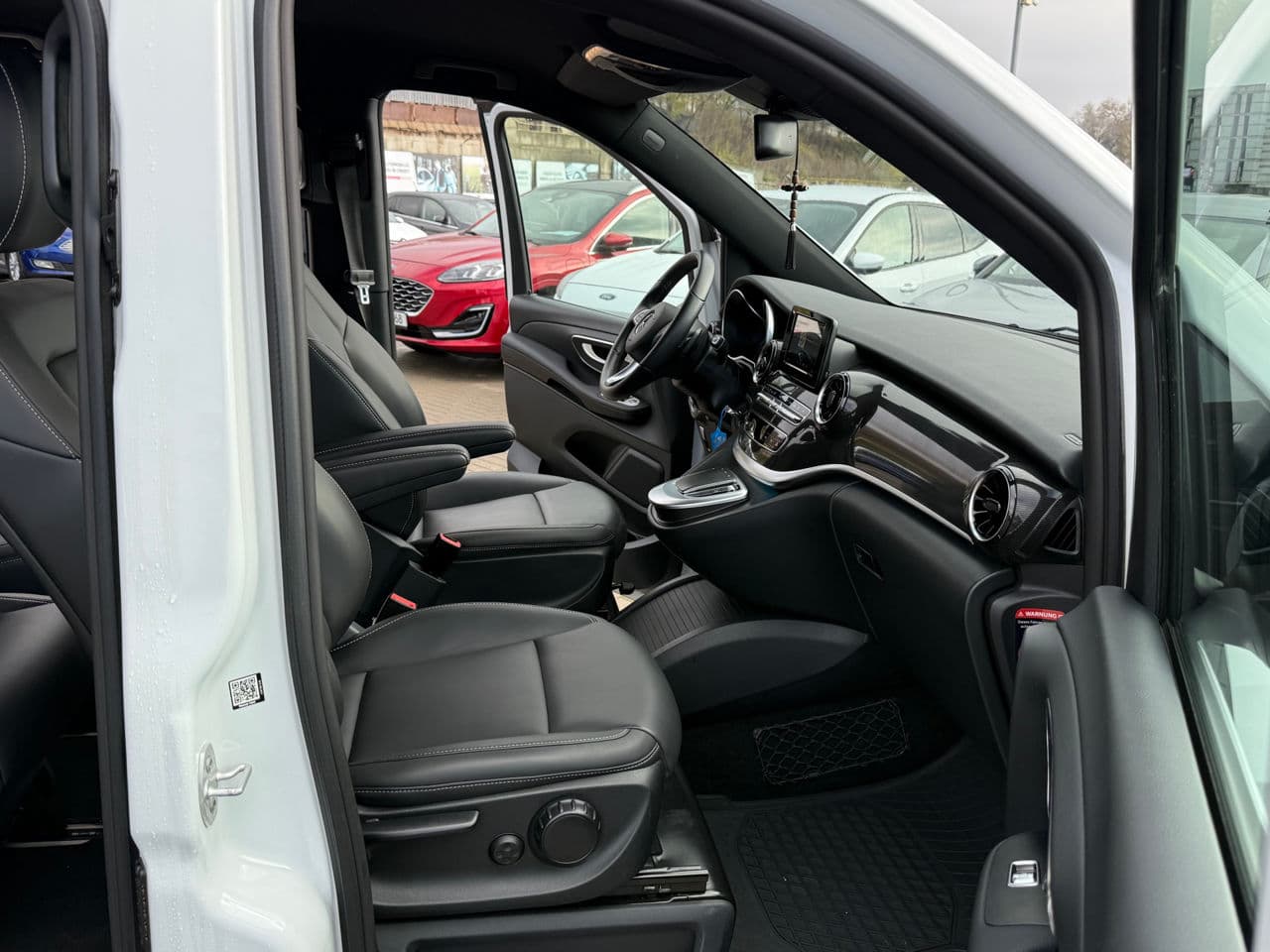 2021 Mercedes V 220 — Miniatură 16