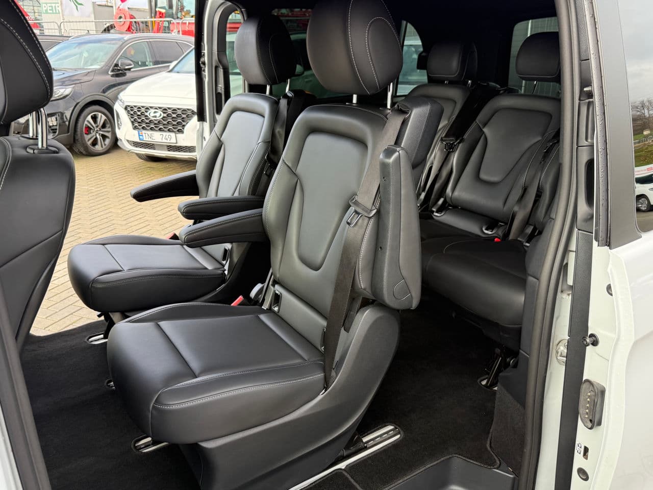 2021 Mercedes V 220 — Miniatură 13