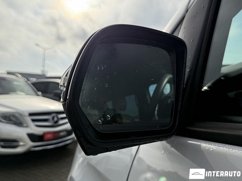 2021 Mercedes V 220 — Miniatură 18