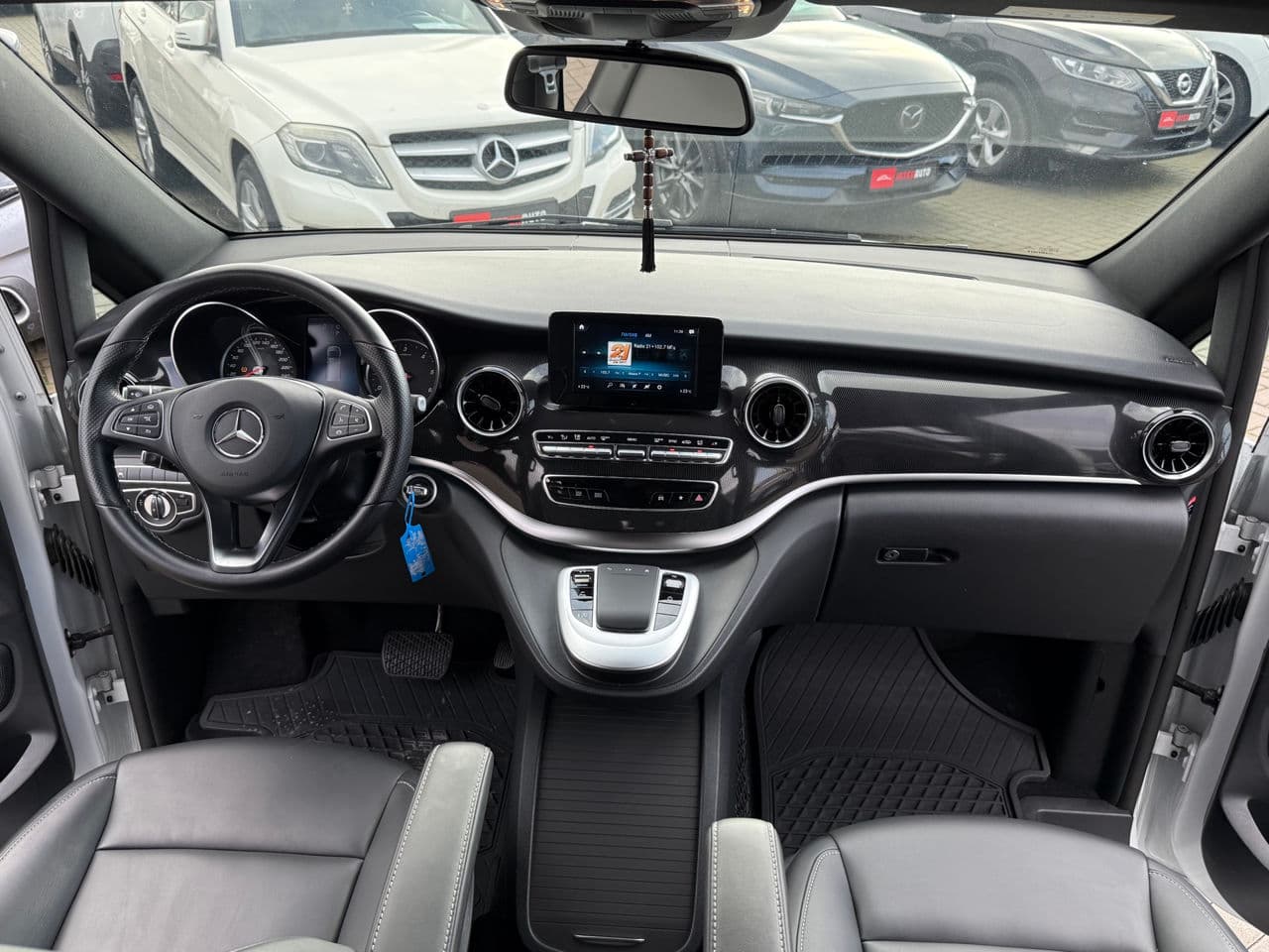 2021 Mercedes V 220 — Miniatură 6