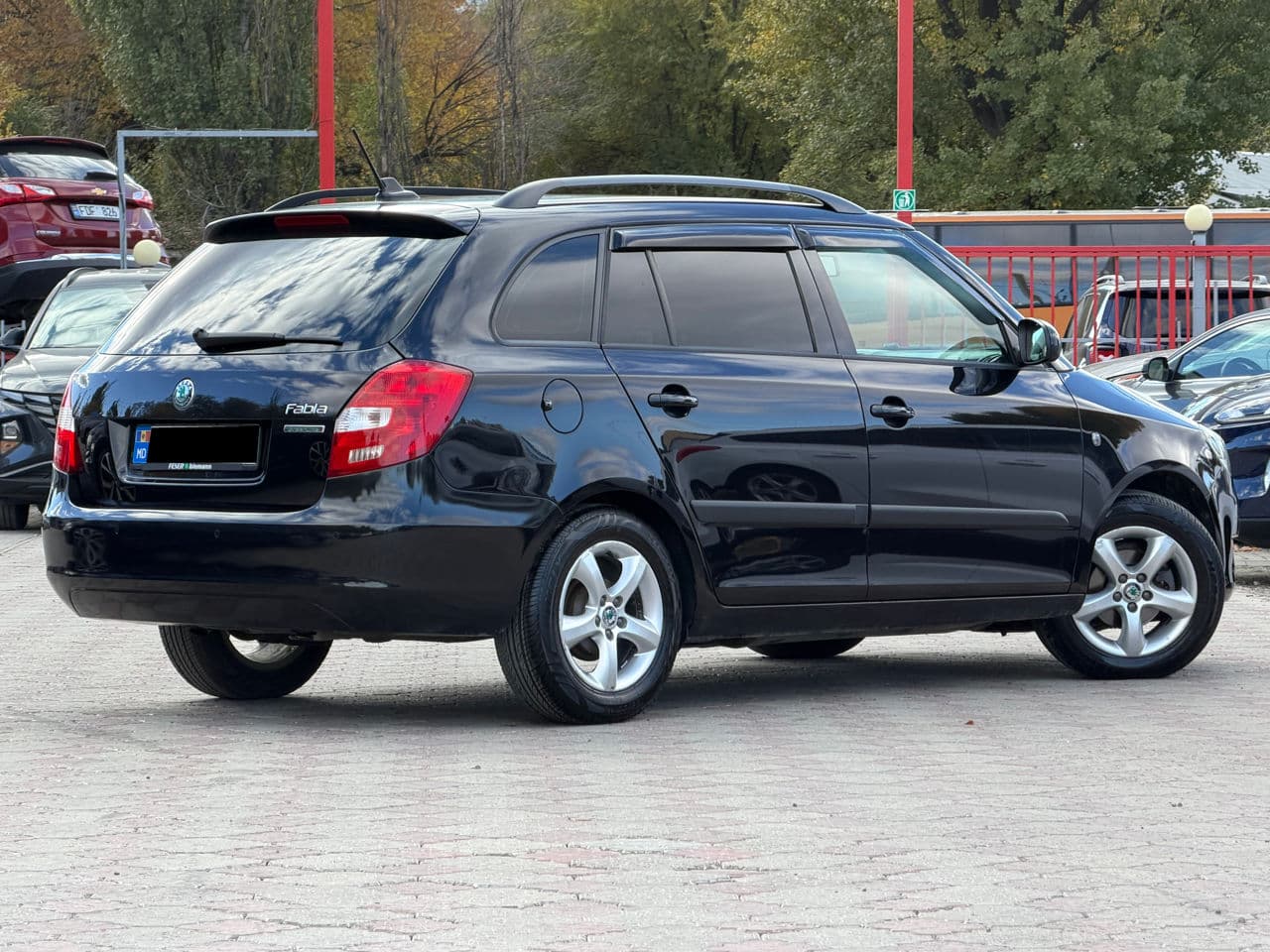 2011 Skoda Fabia — Miniatură 3
