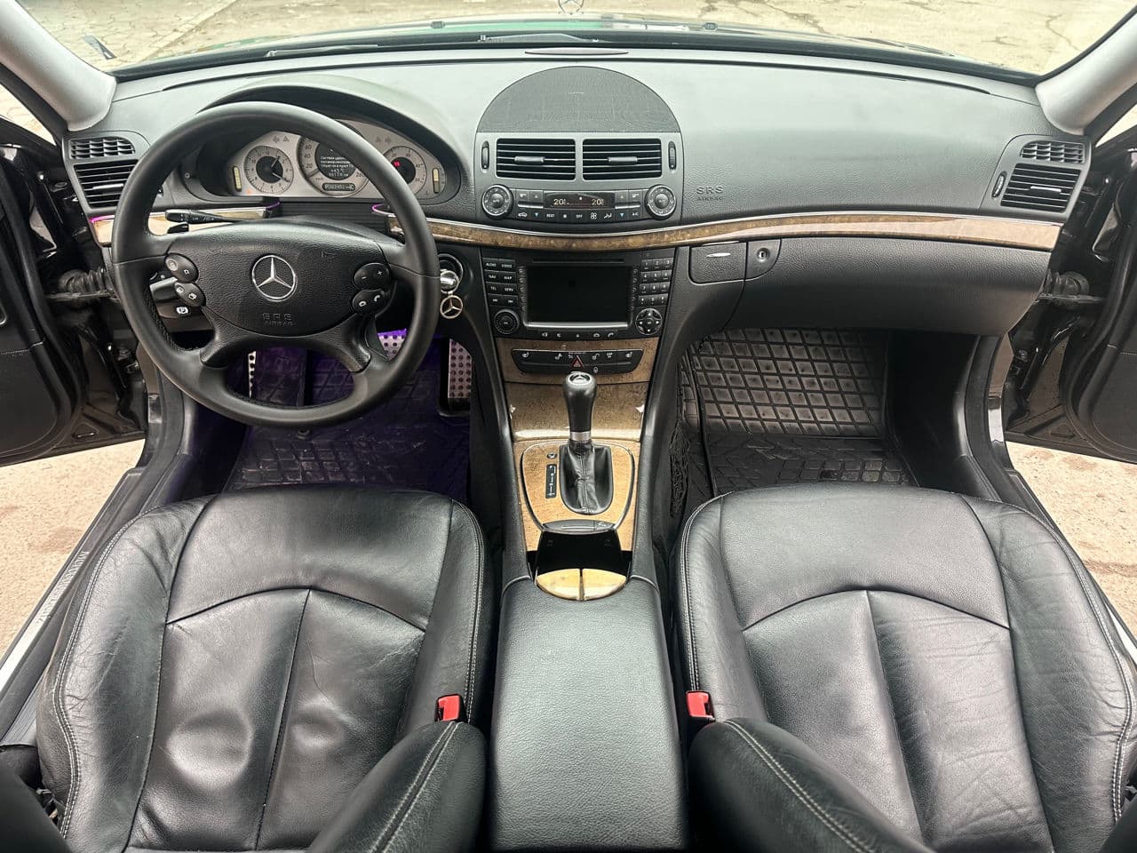 Mercedes E 320 2007 — Миниатюра 8
