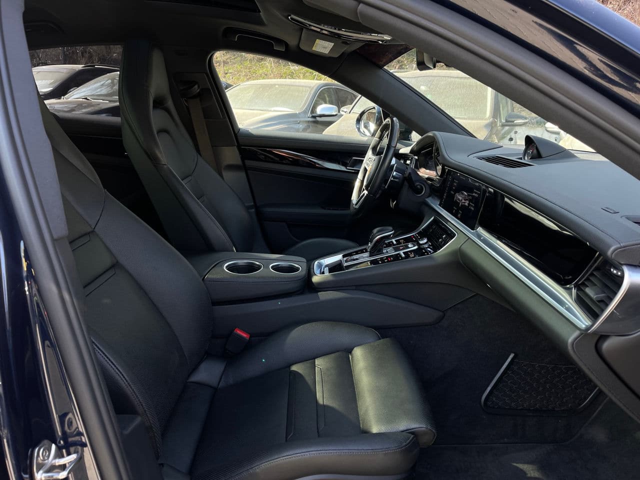2019 Porsche Panamera 4 — Miniatură 23
