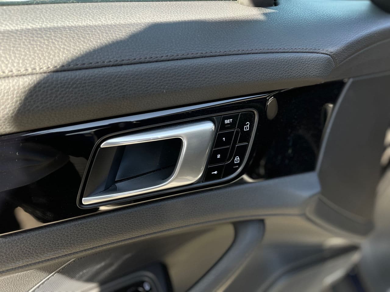 2019 Porsche Panamera 4 — Miniatură 10