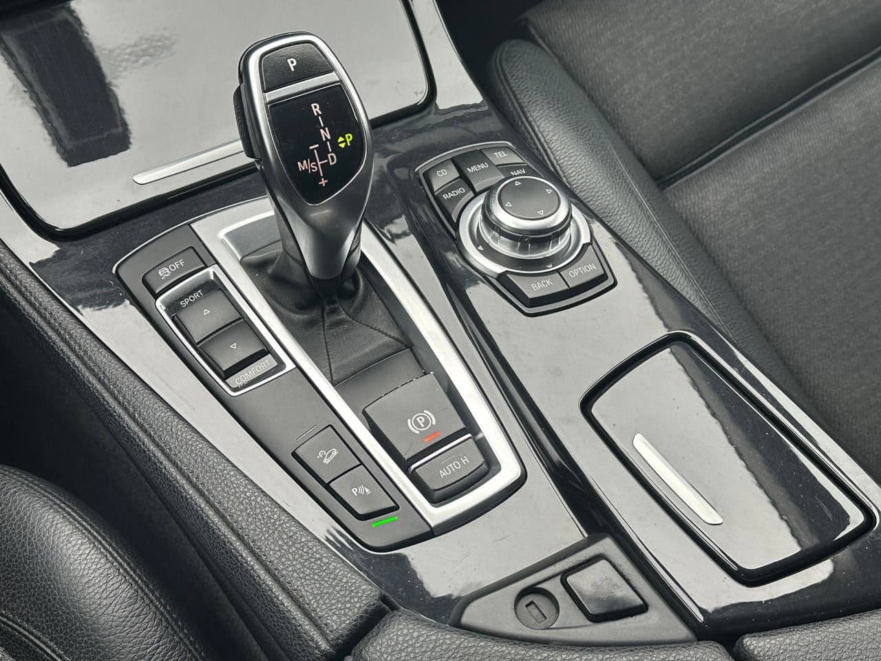 2012 BMW 525 — Miniatură 12
