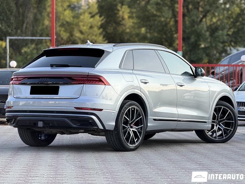 2020 Audi Q8 — Miniatură 2