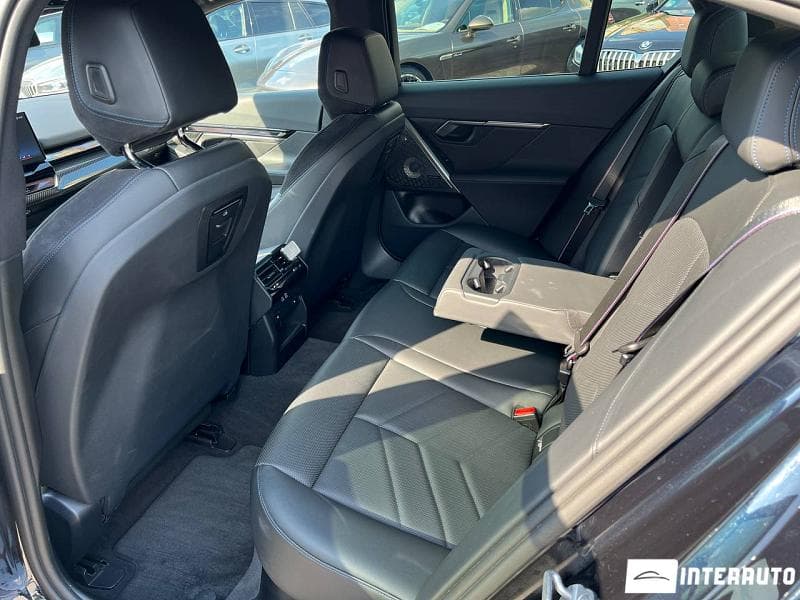 2024 BMW 520 — Miniatură 25