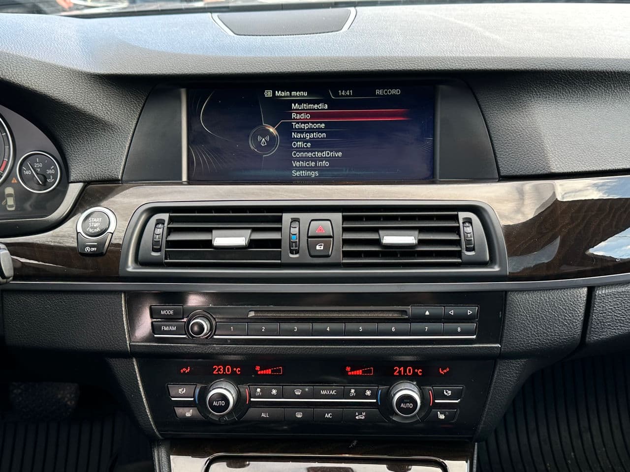 BMW 528 2012 — Миниатюра 15