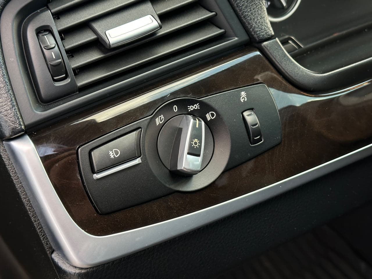 BMW 528 2012 — Миниатюра 9