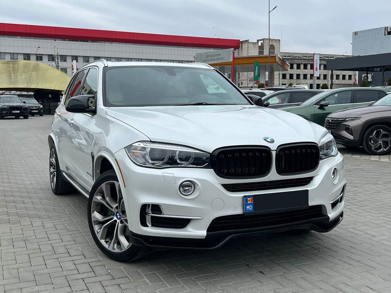 2017 BMW X5 4.0e — Miniatură 3