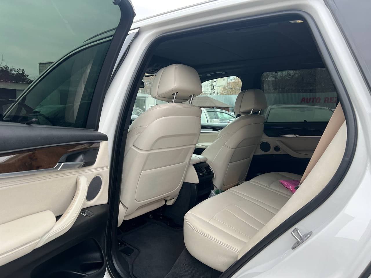 2017 BMW X5 4.0e — Miniatură 16