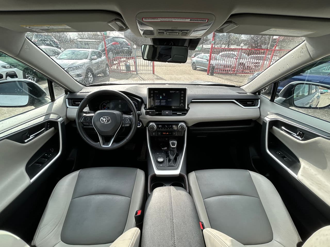 2019 Toyota Rav-4 — Miniatură 10