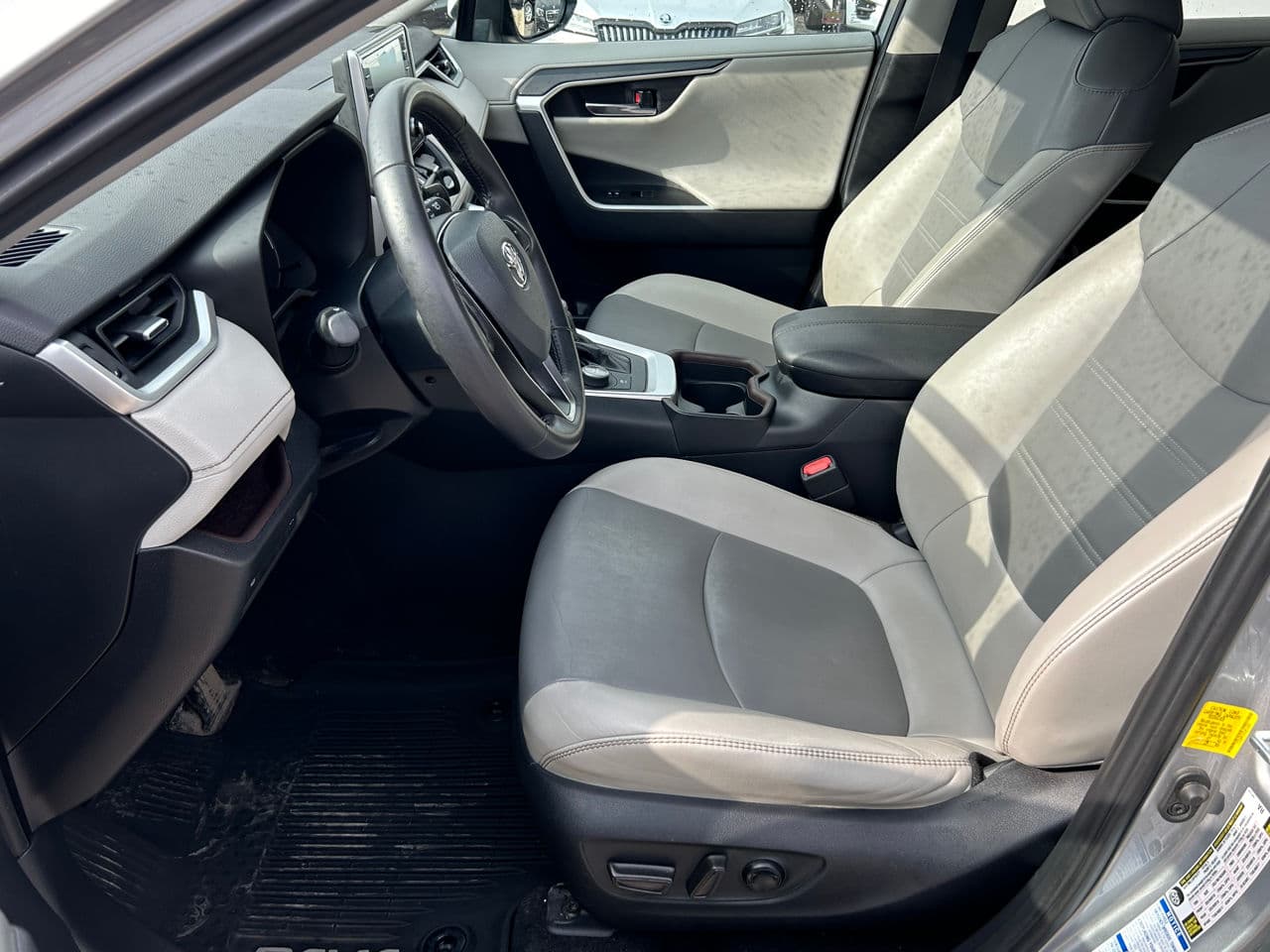 2019 Toyota Rav-4 — Miniatură 9